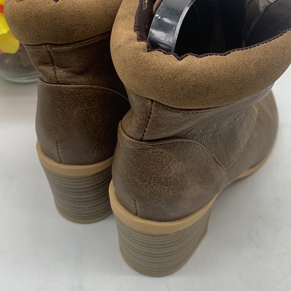 Michael Anthony Brown Heeled Boots Size 7 MCA4382C - Picture 3 of 10